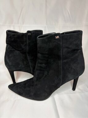 Michael Kors Dorothy Flex Black Suede Mid Bootie W/ Defected Box (US Women’s 8)